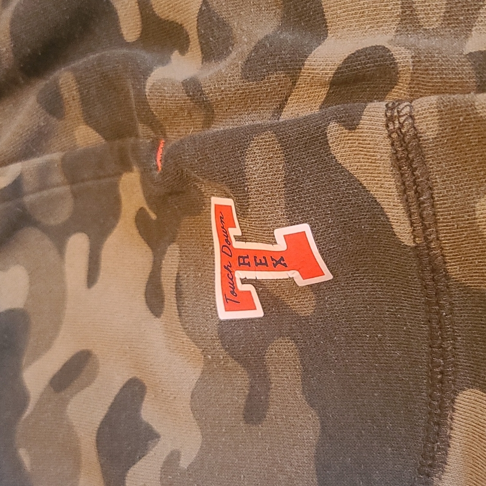 Clothing - Picture 2 of 3